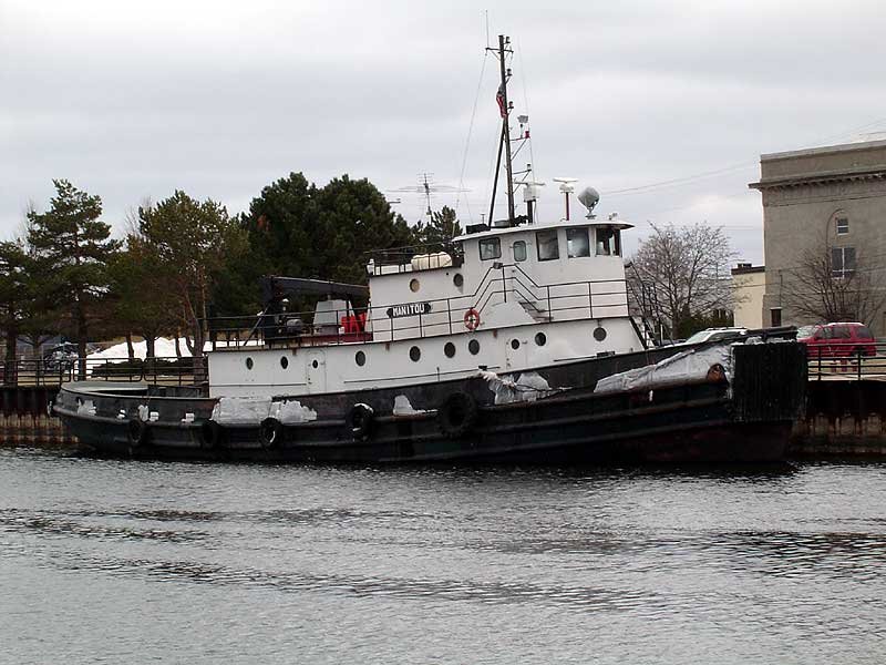 Tug Manitou